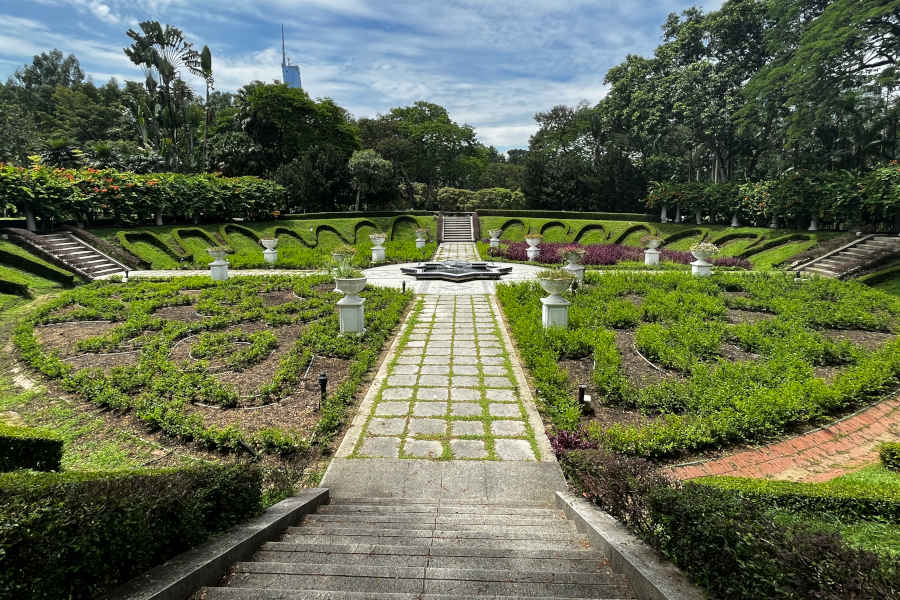 Tourist Guide - Perdana Botanical Garden Kuala Lumpur Malaysia