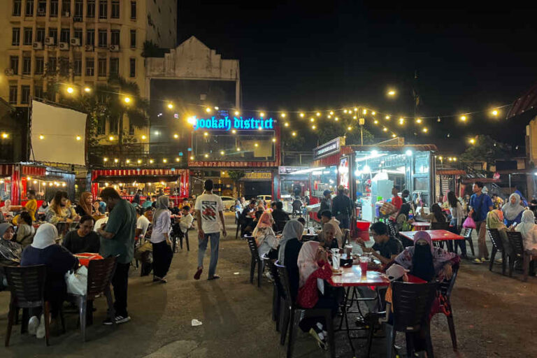 Pasar Karat JB Night Market Experience • The Gees Travel