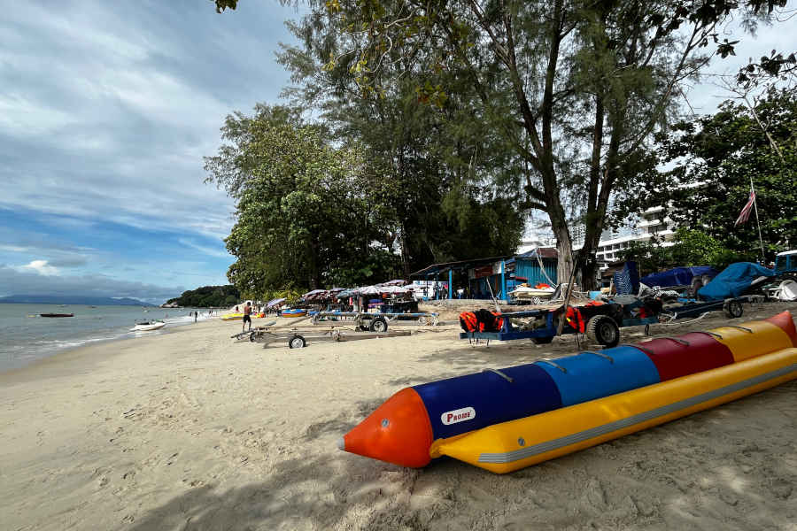 6 Things To Do In Batu Ferringhi Beach, Penang • The Gees Travel