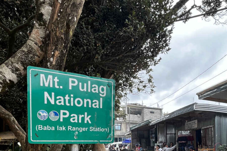 Mount Pulag National Park Sign Ranger Station