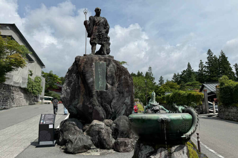 Shonin Statue Entrance Of Nikko World Heritage Sites