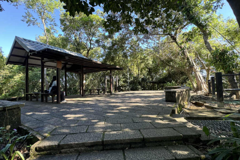 Pavilion At Elephant Mountain Taipei Hike