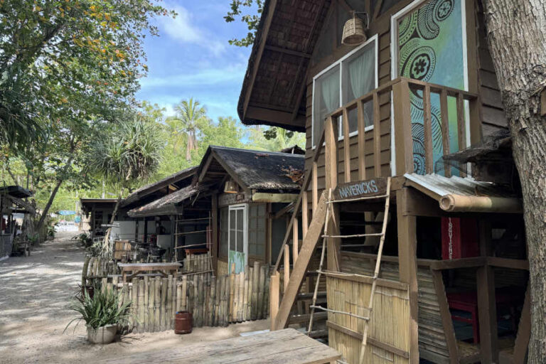 Kubo Hut Accommodation Dahican Surf Resort